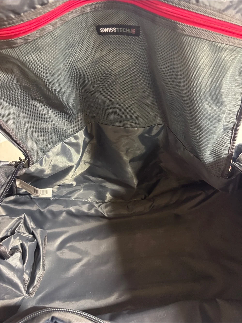 Swiss Tech spacious duffel